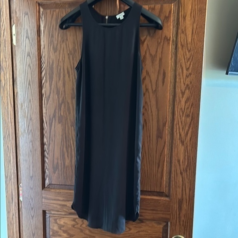 Wilfred Elegant jet Black Chiffon lined  Sleeveless back zip Dress size xs